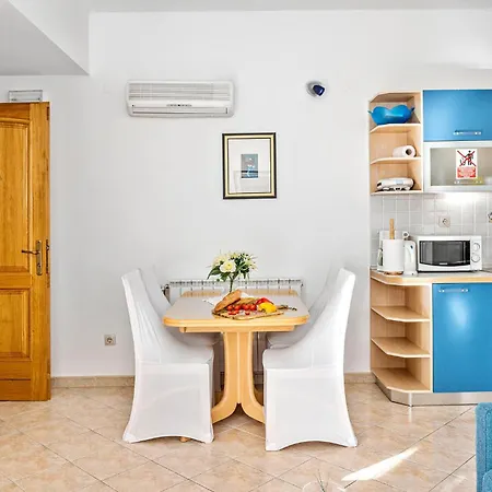 Apartamento Lovely In With Wifi *
