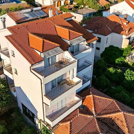 Lovely In With Sauna Apartment