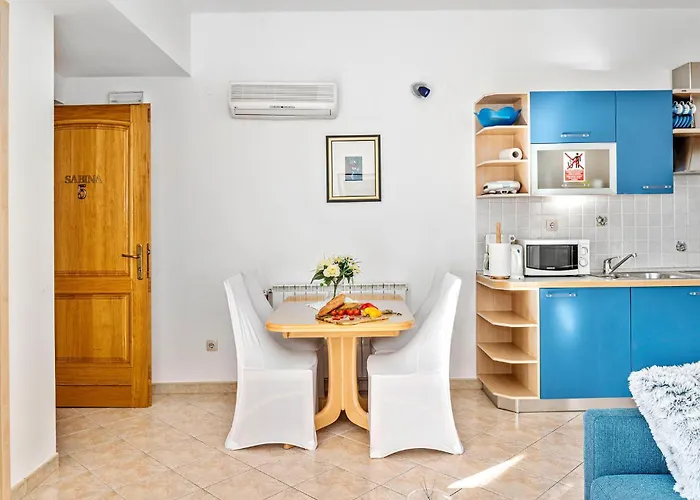 公寓 Lovely In With Sauna *