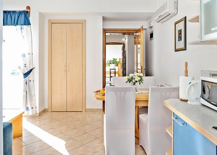 公寓 Lovely In With Sauna *